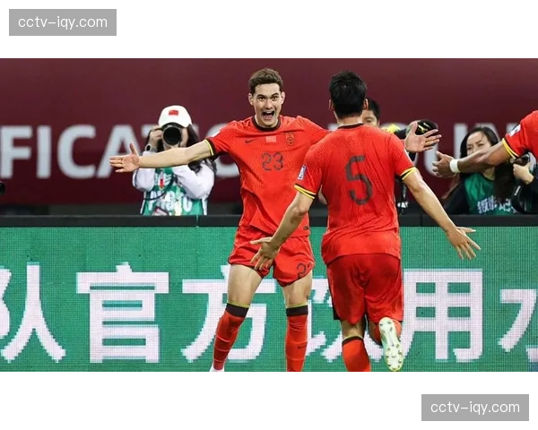 成都蓉城成唯一零罚分争冠热门，新帅阿洛伊西磨合四后卫体系