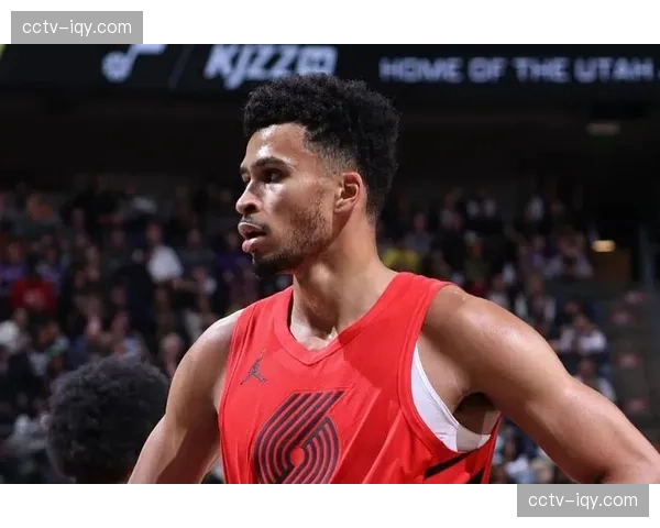 塞维利亚官方：后卫马尔康-特谢拉十字韧带撕裂，赛季报销。